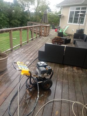 Before & After Deck Painting in Roxborough, PA (3)